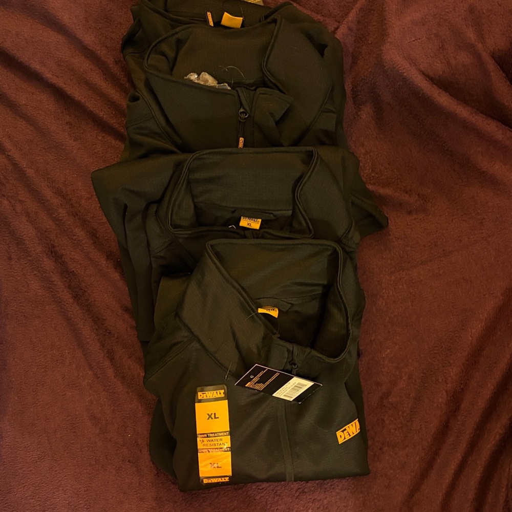 DeWalt Men's Performance Jacket in Dark Green
